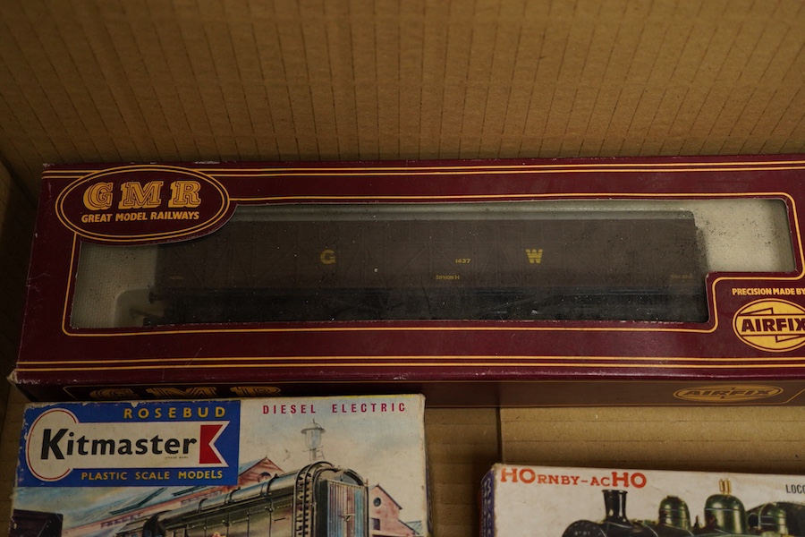 A quantity of 00 gauge model railway by Tri-ang, Mainline, Dapol, Bachmann, GMR, Hornby Dublo, etc. including; a Tri-ang American outline Davy Crockett train set (RS.37), nine steam and diesel locomotives, together with